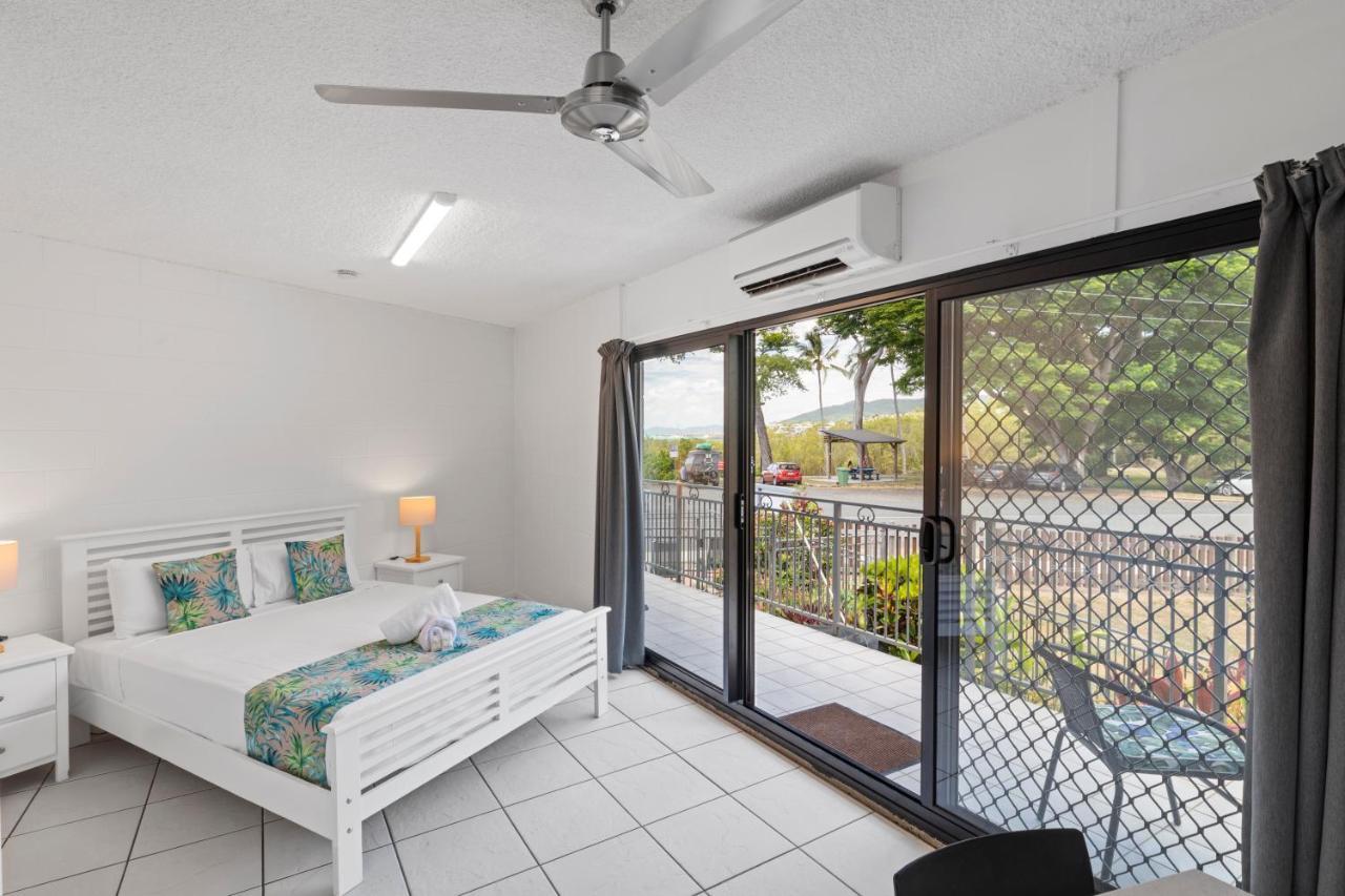 Whitsunday Waterfront Apartments Airlie Beach Zewnętrze zdjęcie